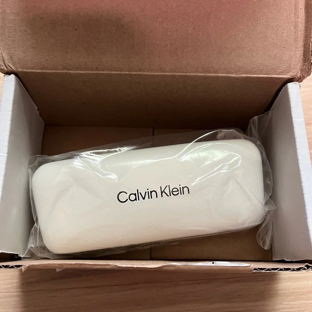 Calvin Klein 57mm sunglasses (Brand NEW)! - Picture 5 of 5